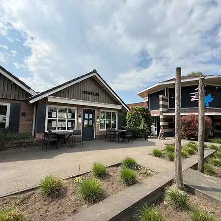 Veluwe House - On Child Friendly Park With Swimming Pool And Restaurant Voorthuizen